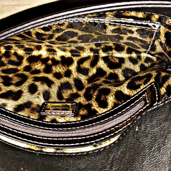 Guess Envelope Black Beaded Clutch Wristle… - Picture 7 of 7